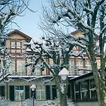 Unique Innere Enge 4*