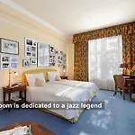 Hotel Unique Innere Enge 4*
