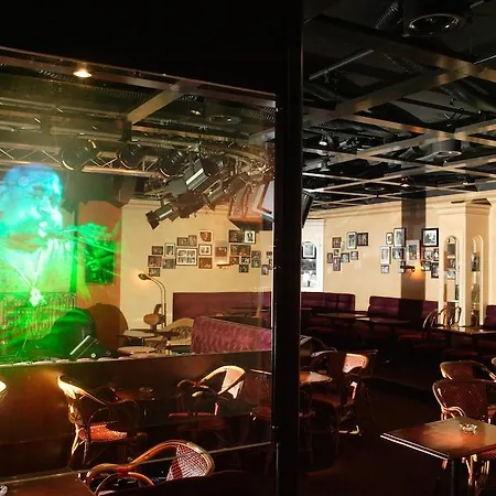 Hotel Unique Innere Enge 4*