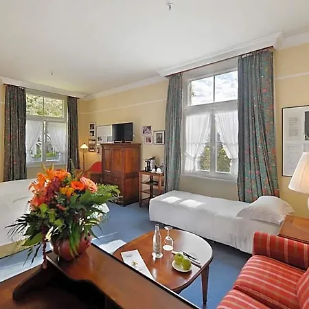 Hotel Unique Innere Enge 4*