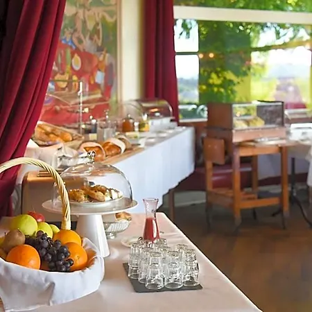 Hotel Unique Innere Enge 4*