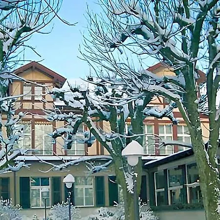 Hotel Unique Innere Enge 4*