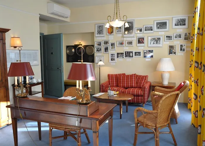 Unique Innere Enge 4*