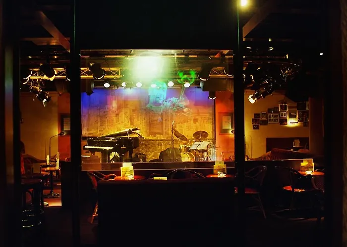 Hotel Unique Innere Enge 4*