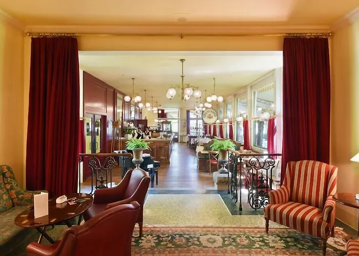 유니크 이네르 엥게 호텔 4*